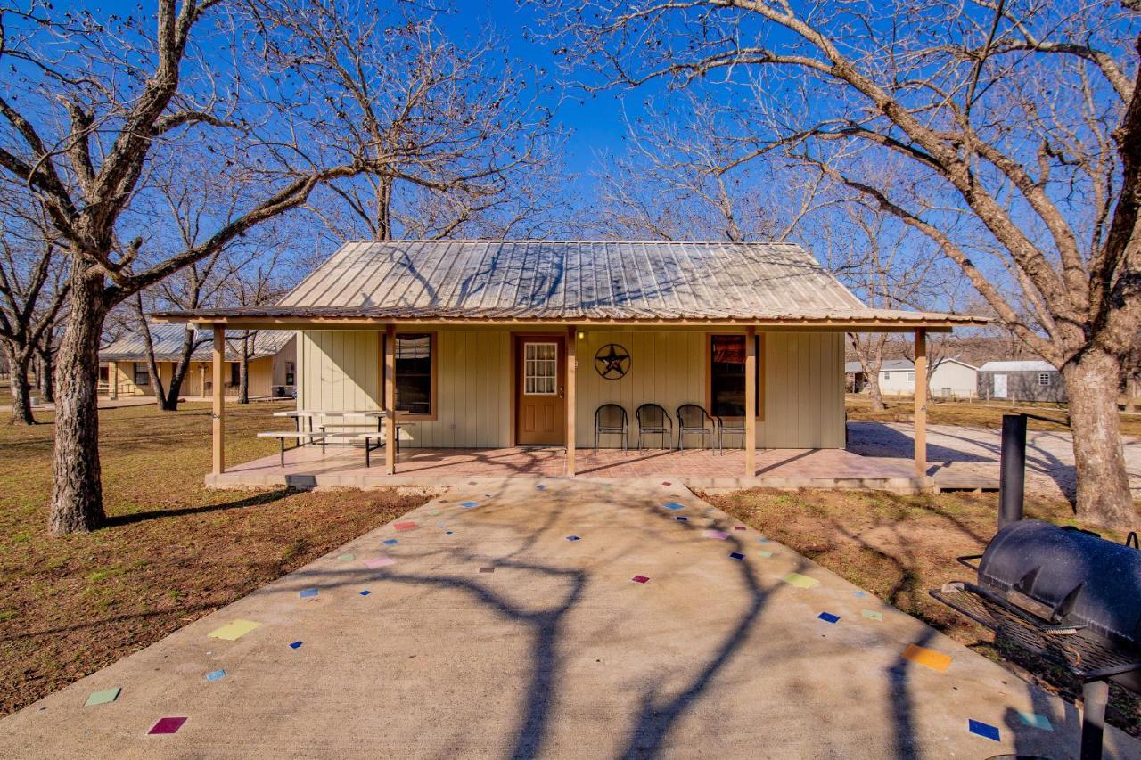 Seven Bluff Cabins Concan Exterior foto