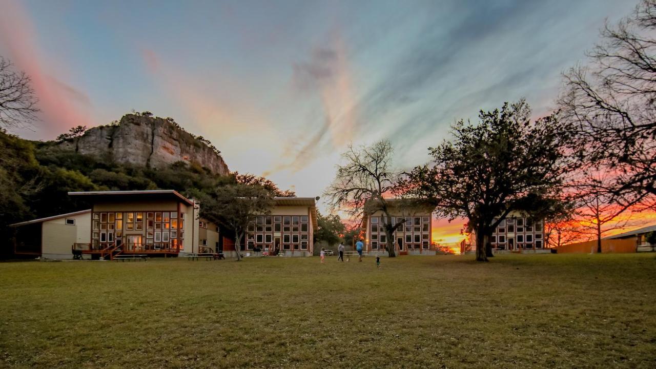 Seven Bluff Cabins Concan Exterior foto