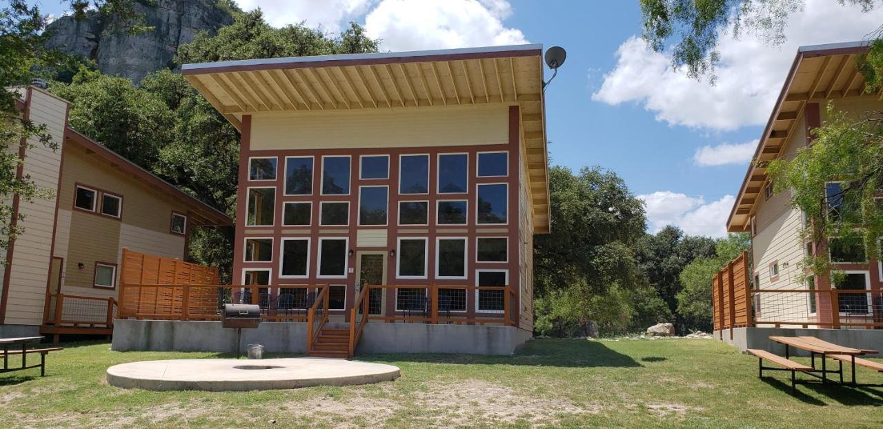 Seven Bluff Cabins Concan Exterior foto
